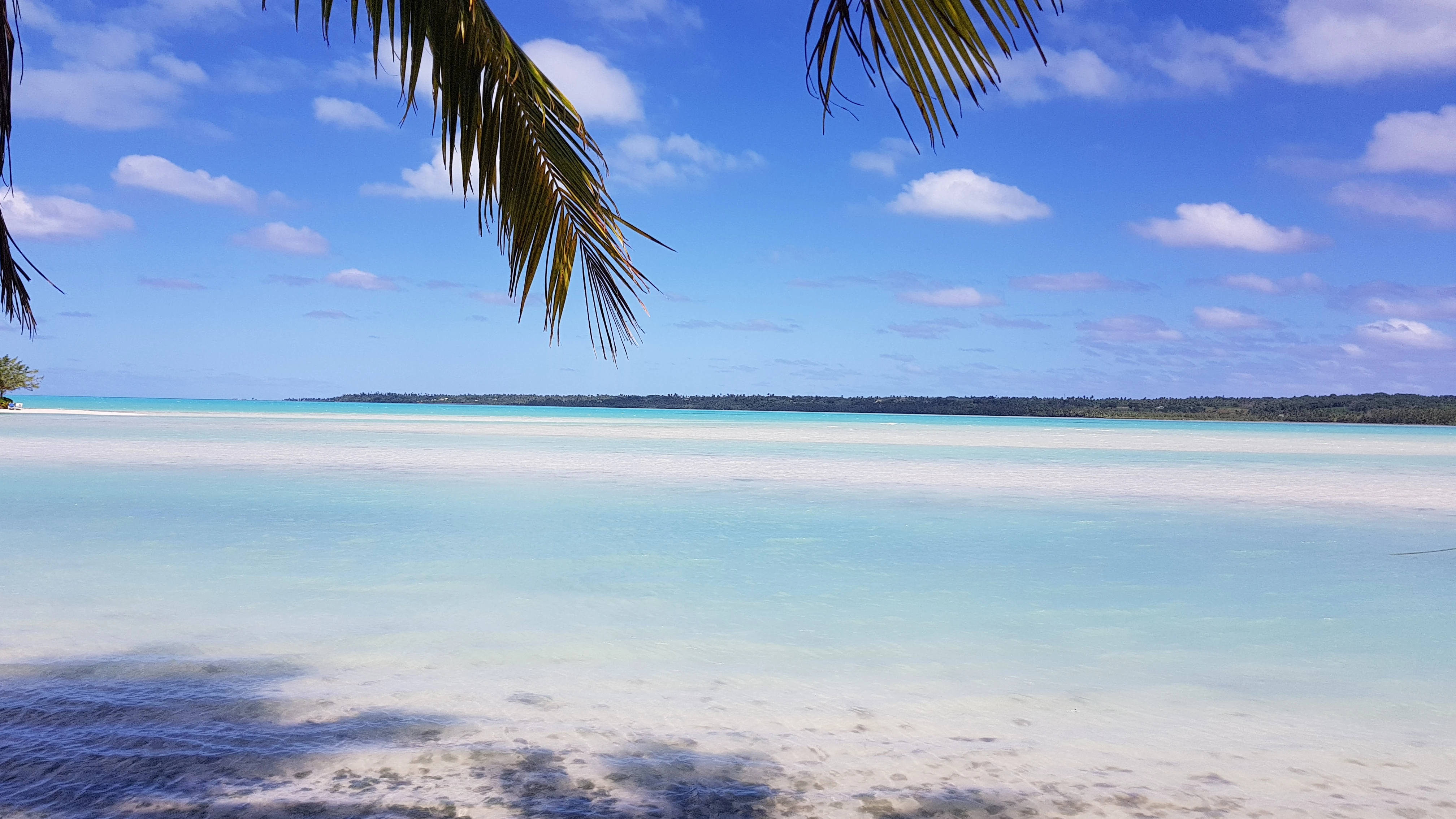 Turquoise lagoon at Aitutaki in the Cook Islands