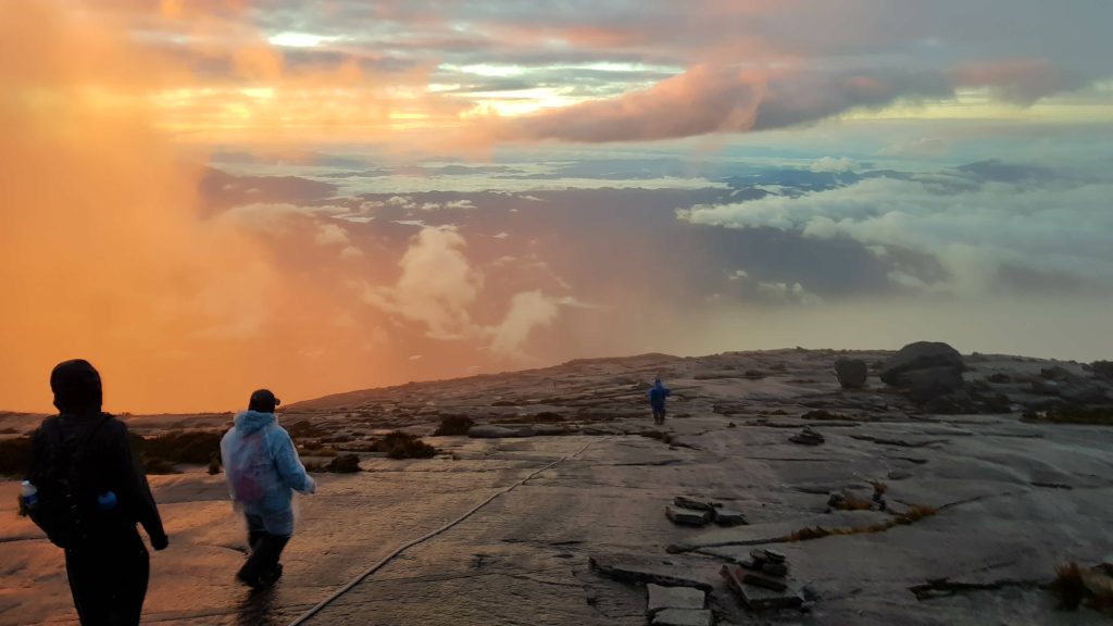 mount kinabalu panorama