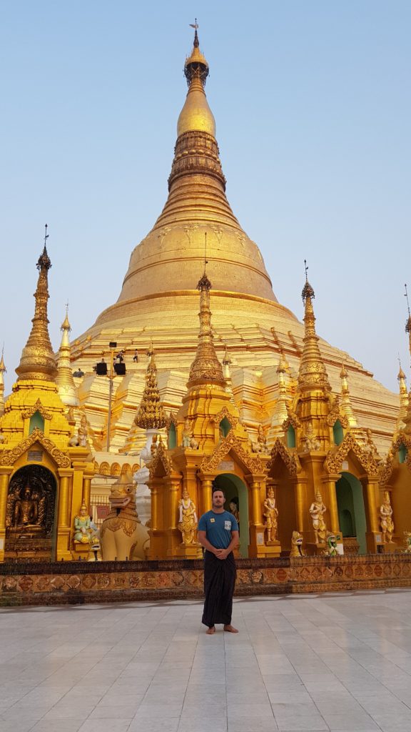 selfie at shwedagon pagoda yangon