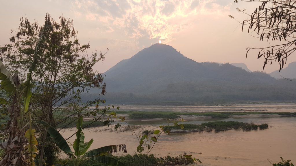 mekong river luang prabang laos