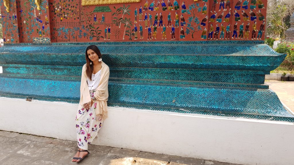 temple selfie luang prabang laos