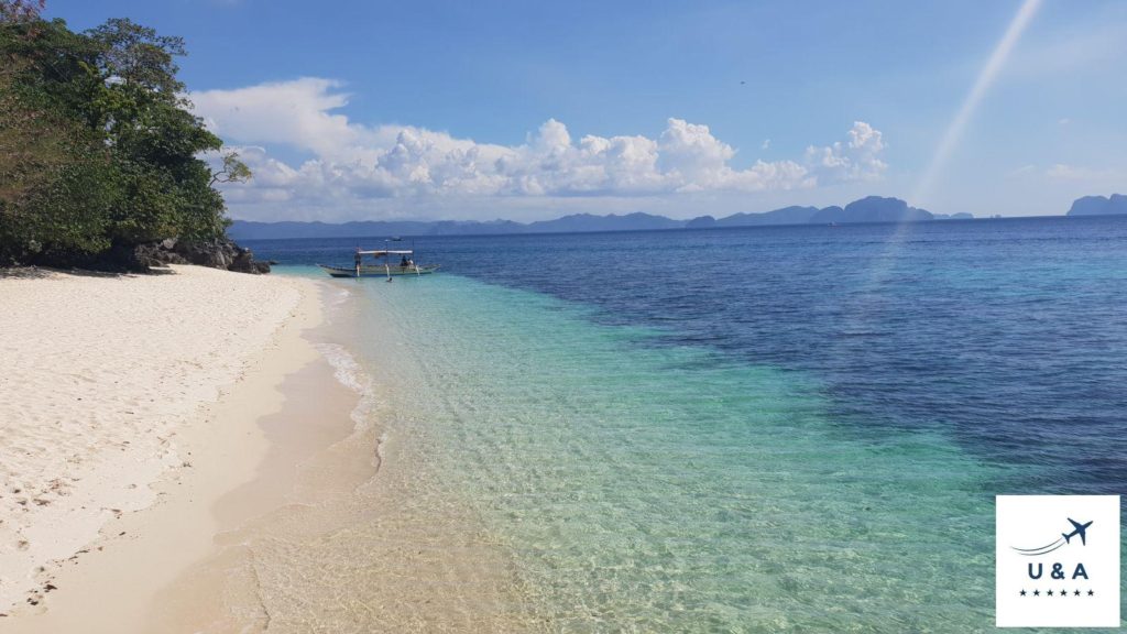 lonely beach el nido palawan philippines