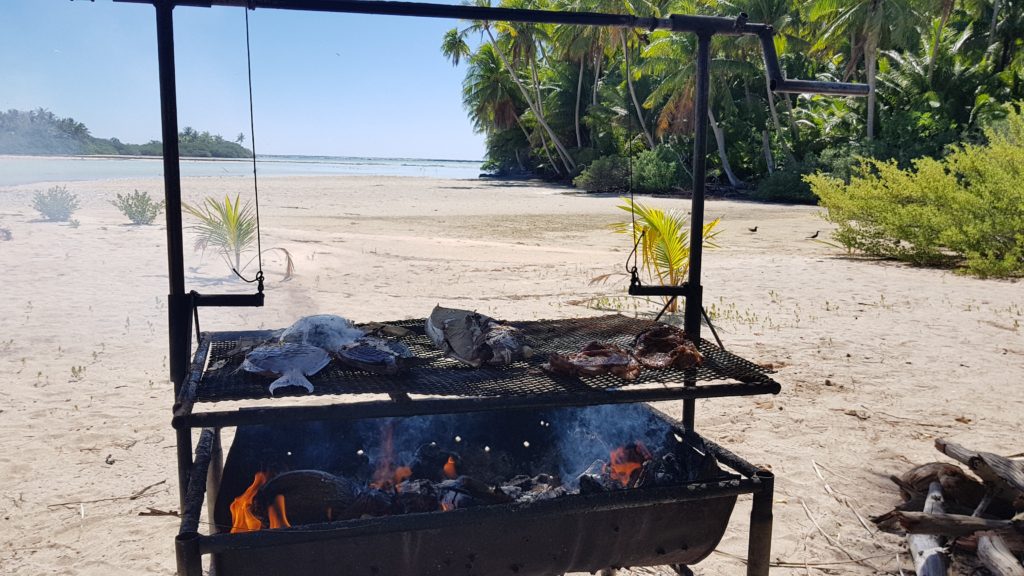 fish bbq blue lagoon rangiroa