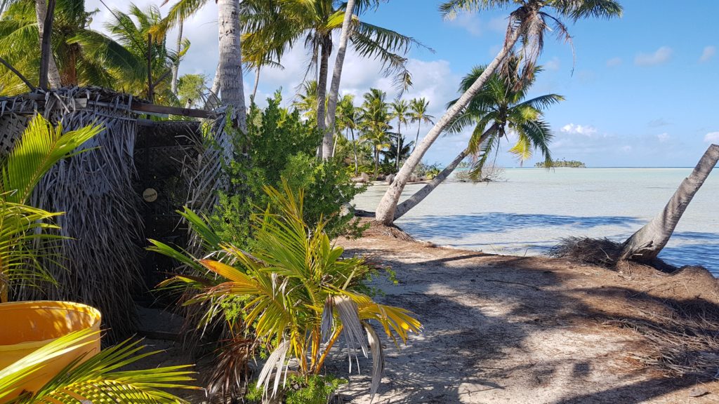 island toilet rangiroa